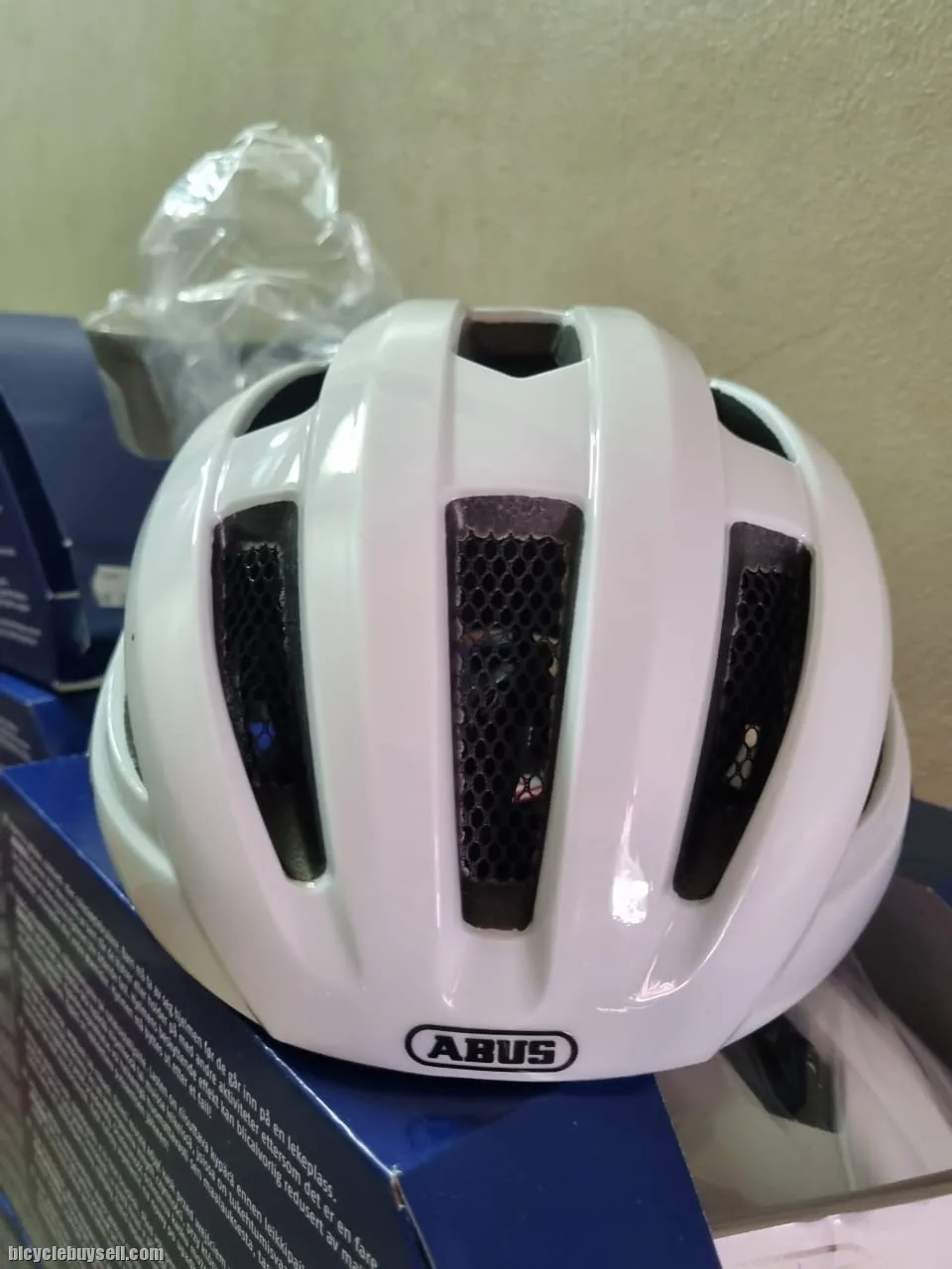 Abus Macator (M &amp; L) -White- (Brand New !!!)