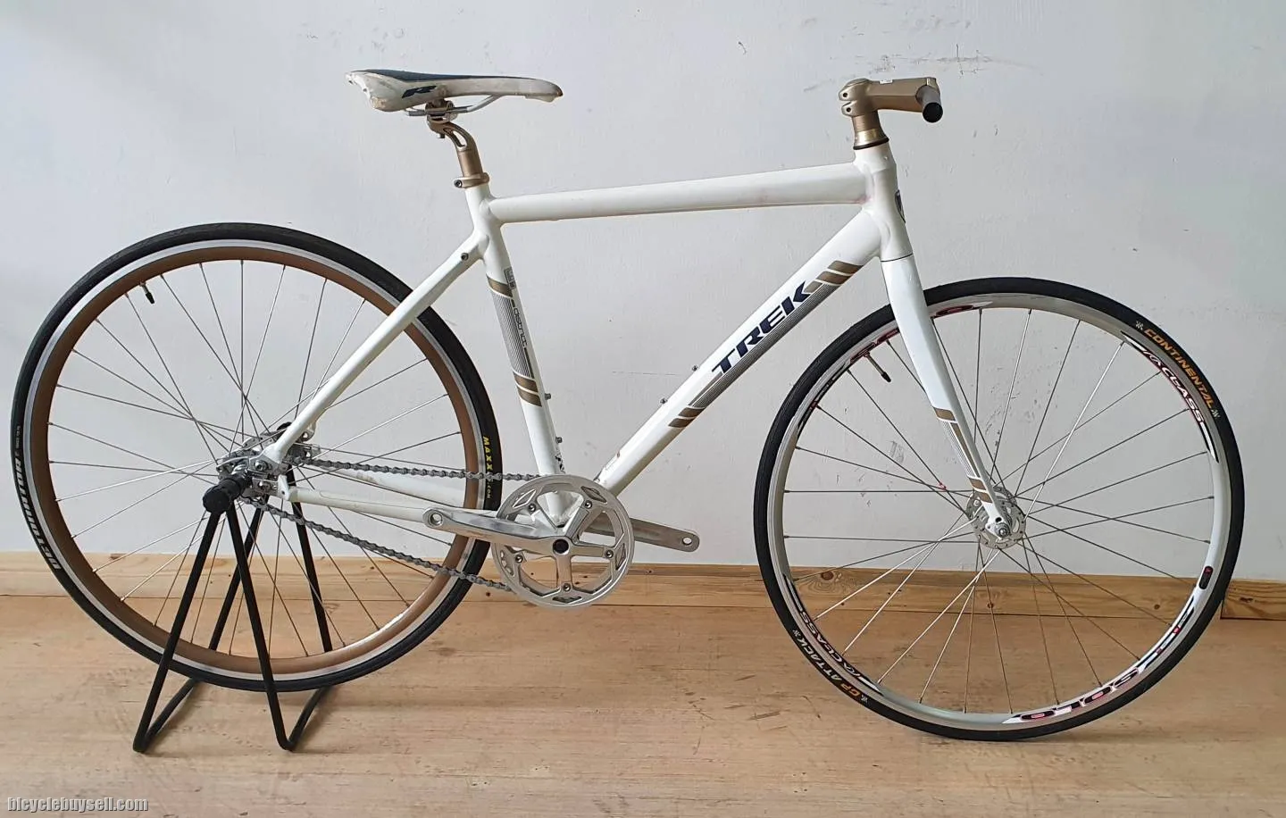 PRE-OWNED - TREK - "3rd DISTRICT" single speed/fix gear -white colour