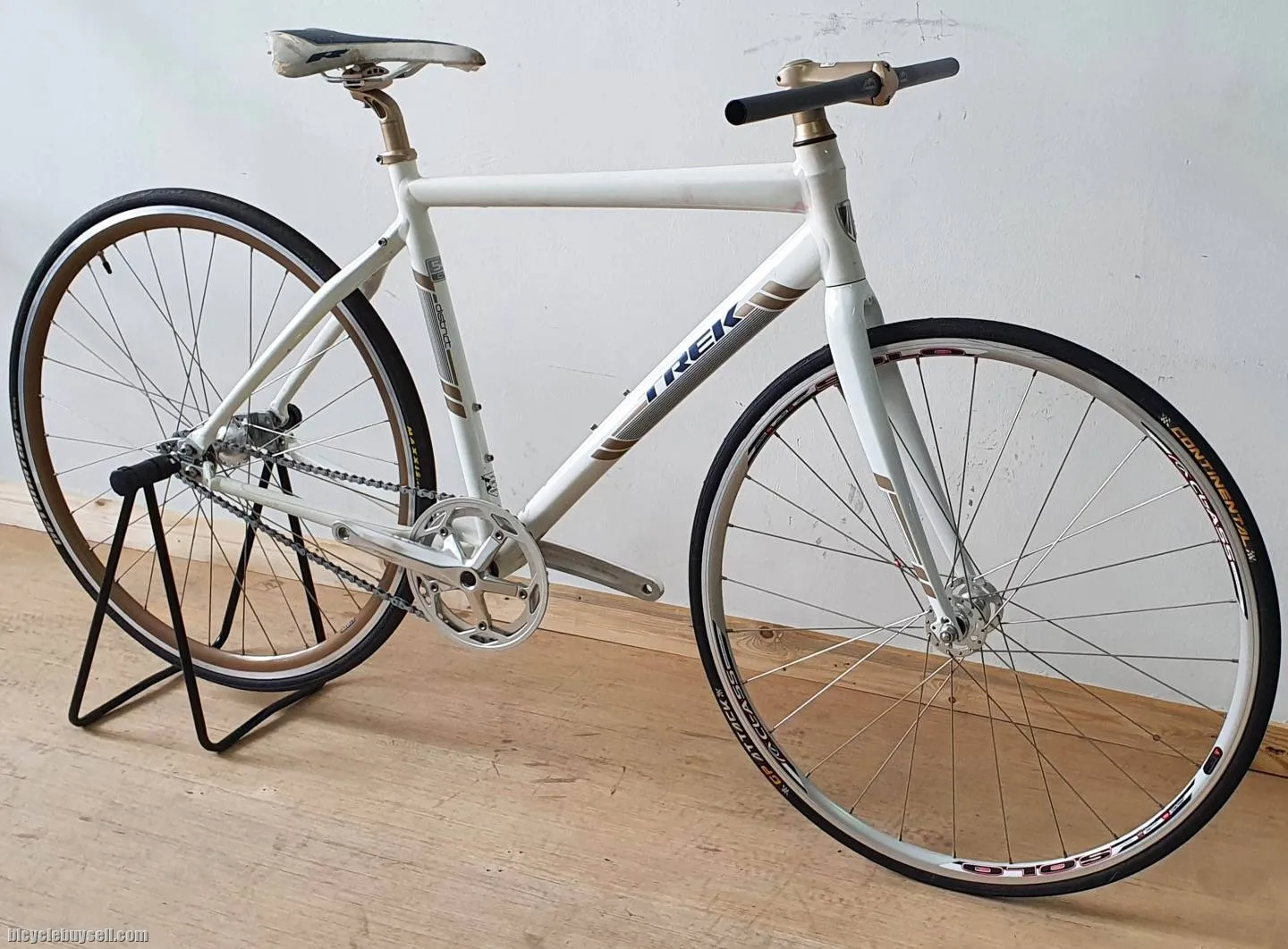 PRE-OWNED - TREK - "3rd DISTRICT" single speed/fix gear -white colour