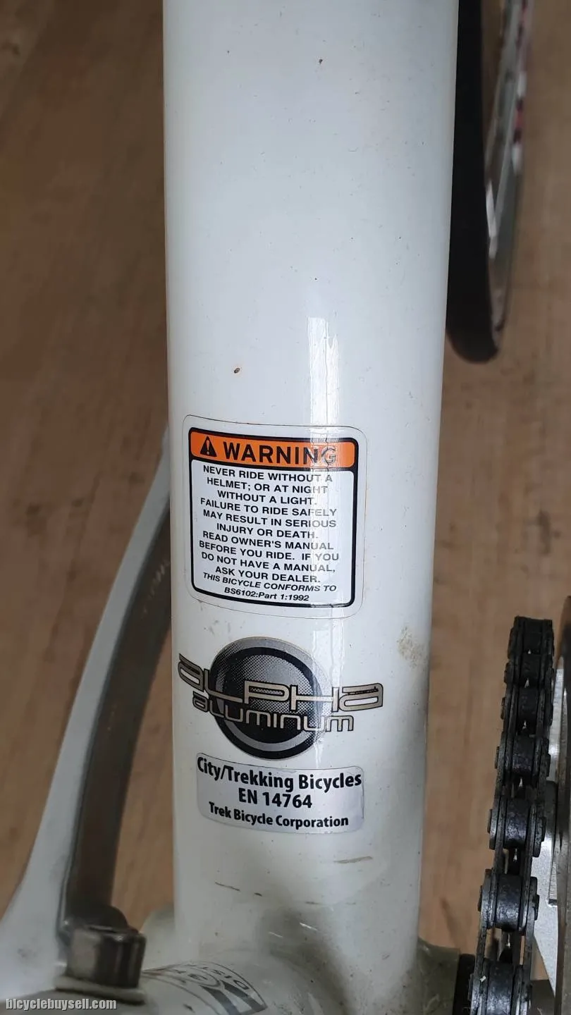 PRE-OWNED - TREK - "3rd DISTRICT" single speed/fix gear -white colour