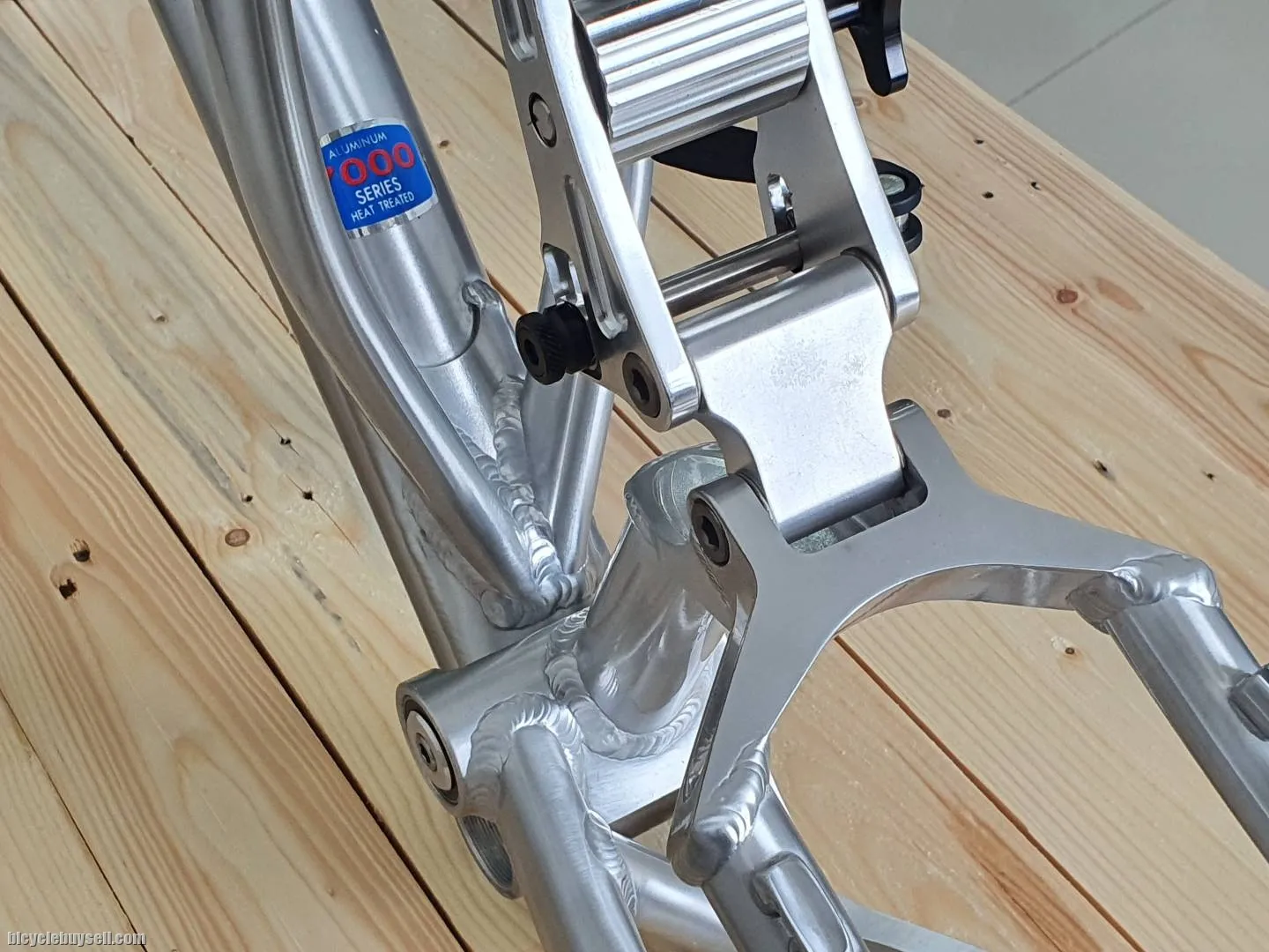 NOS!! 26" DOWNHILL RETRO MTB - ALUMINUM - SUPER LIGHT!! MADE IN TAIWAN!!FORK NOT INCLUDED!