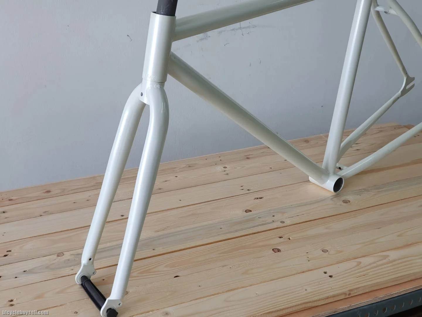 CRAZY SALE!New Old Stock Custom Frameset FIX GEAR - STEEL - Made In Taiwan ðŸ˜ðŸ˜ðŸ˜ !METALLIC WHITE!