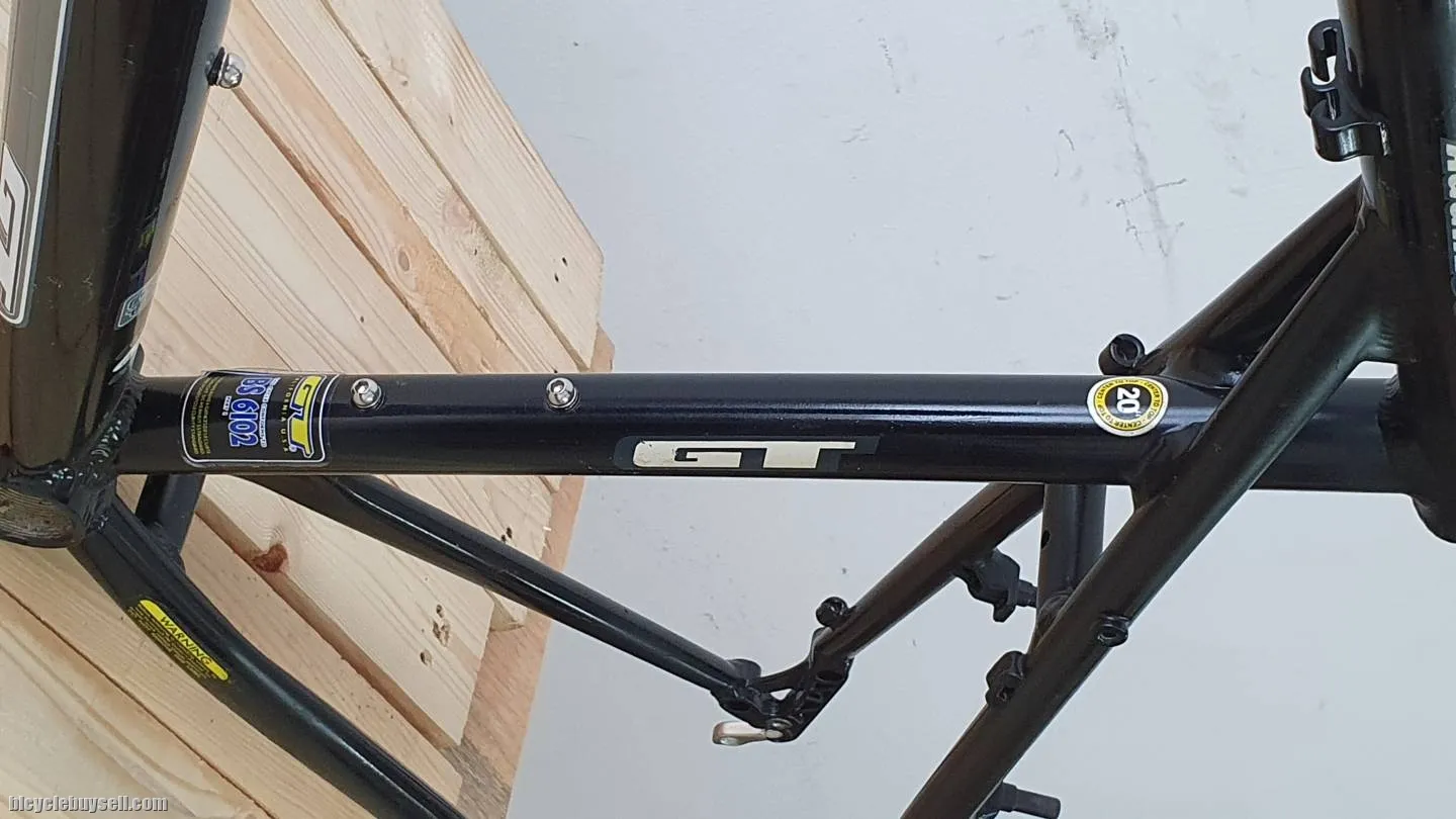 NOS!!NOS!! GT AVALANCHE 3.0...NOS FRAME! NEVER ASSEMBLED!!ðŸ¤ªðŸ¤ªðŸ¤ªðŸ¤ªðŸ¤ª FRAM SIZE : L  FRAME SAJA  : MY