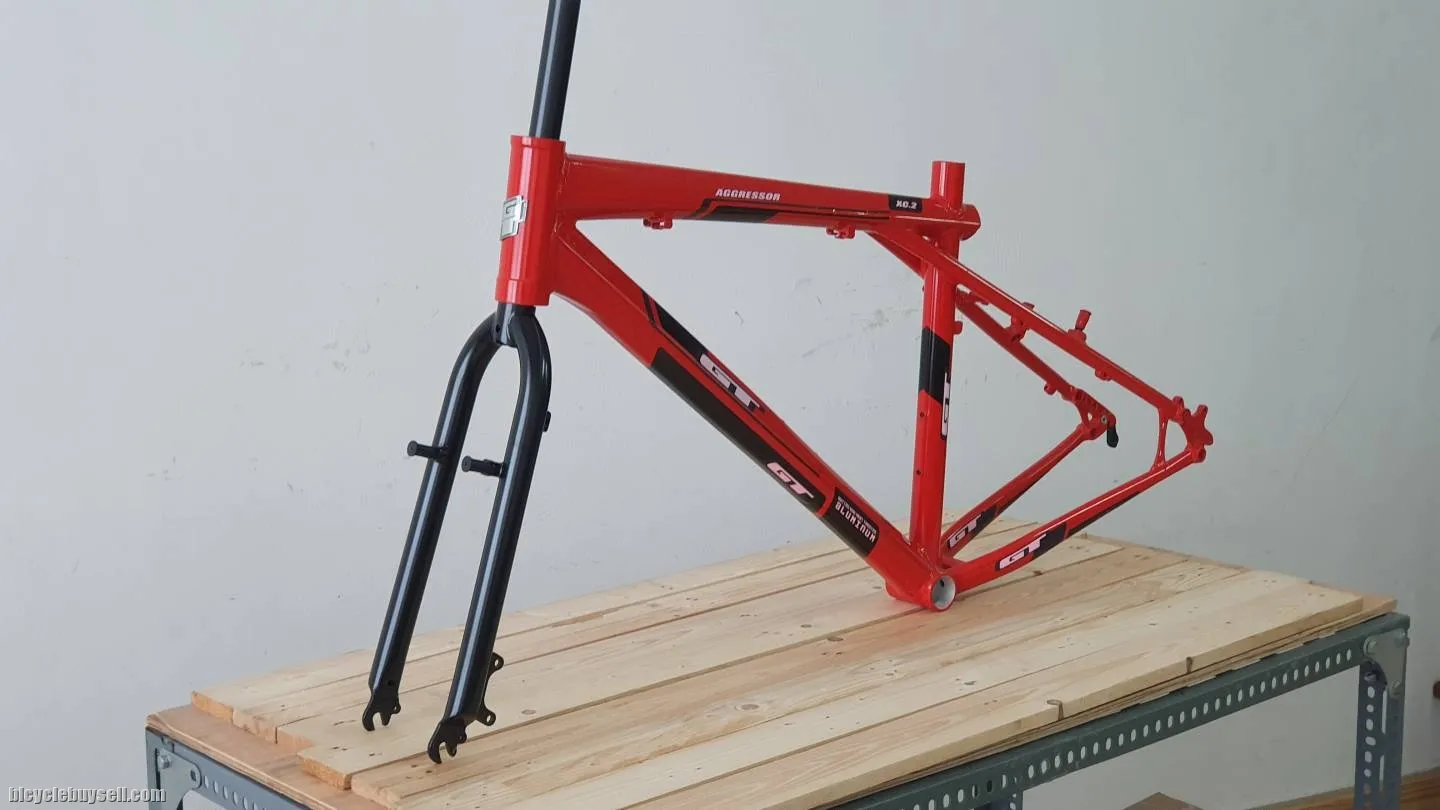 NOS!!NOS!! GT AGGRESSOR XC 2 - RED - ..NOS FRAME! NEVER ASSEMBLED!!ðŸ¤ªðŸ¤ªðŸ¤ªðŸ¤ªðŸ¤ª