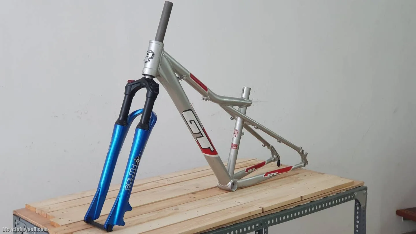 NOS!!NOS!! GT HARDTAIL FRAME.NOS FRAME! NEVER ASSEMBLED!!ðŸ¤ªðŸ¤ªðŸ¤ªðŸ¤ªðŸ¤ª