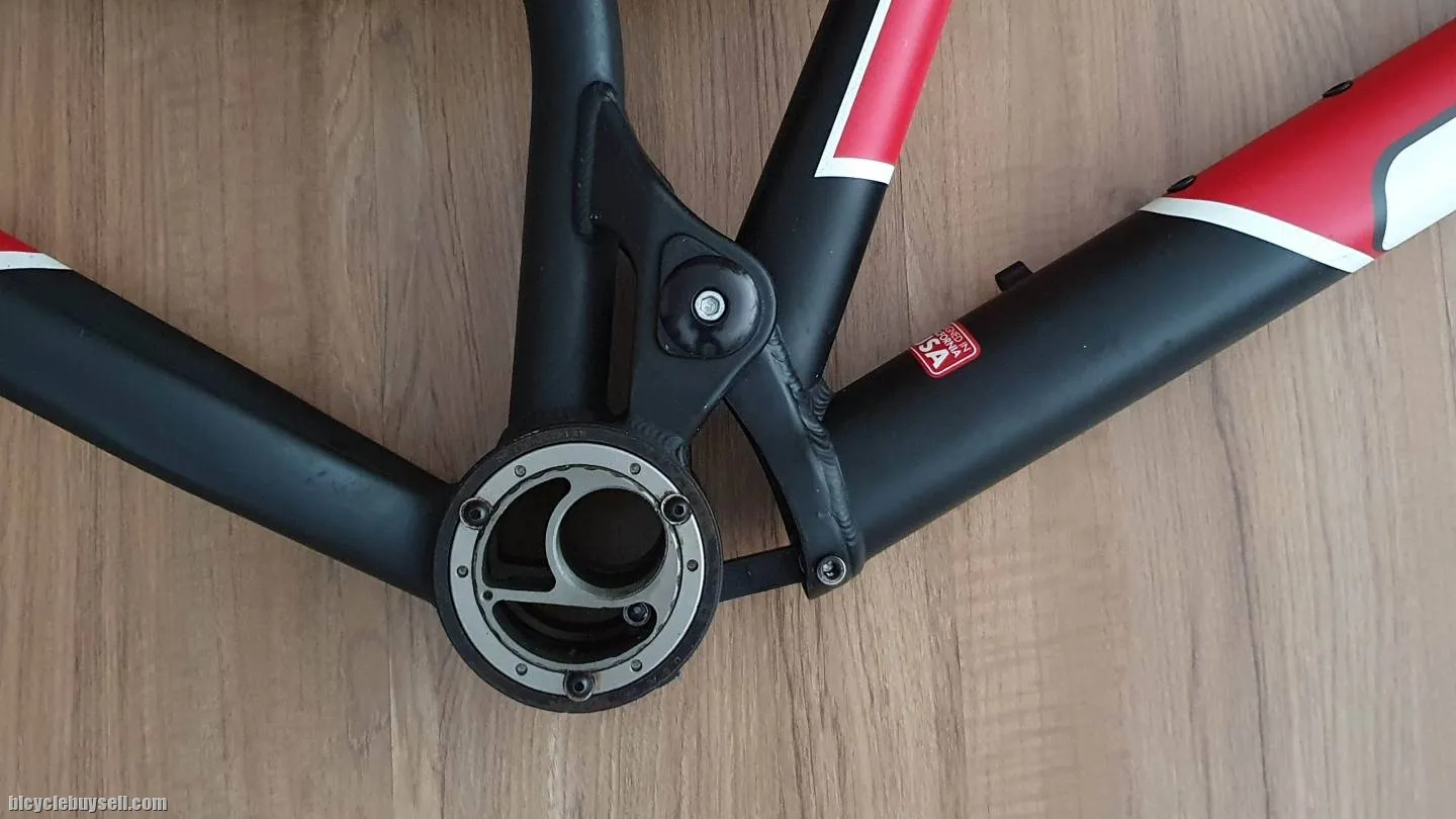 NOS GT I-DRIVE 2.0 FRAME - NEW OLD STOCK - NEVER ASSEMBLED!!!ðŸ˜ðŸ˜ðŸ˜