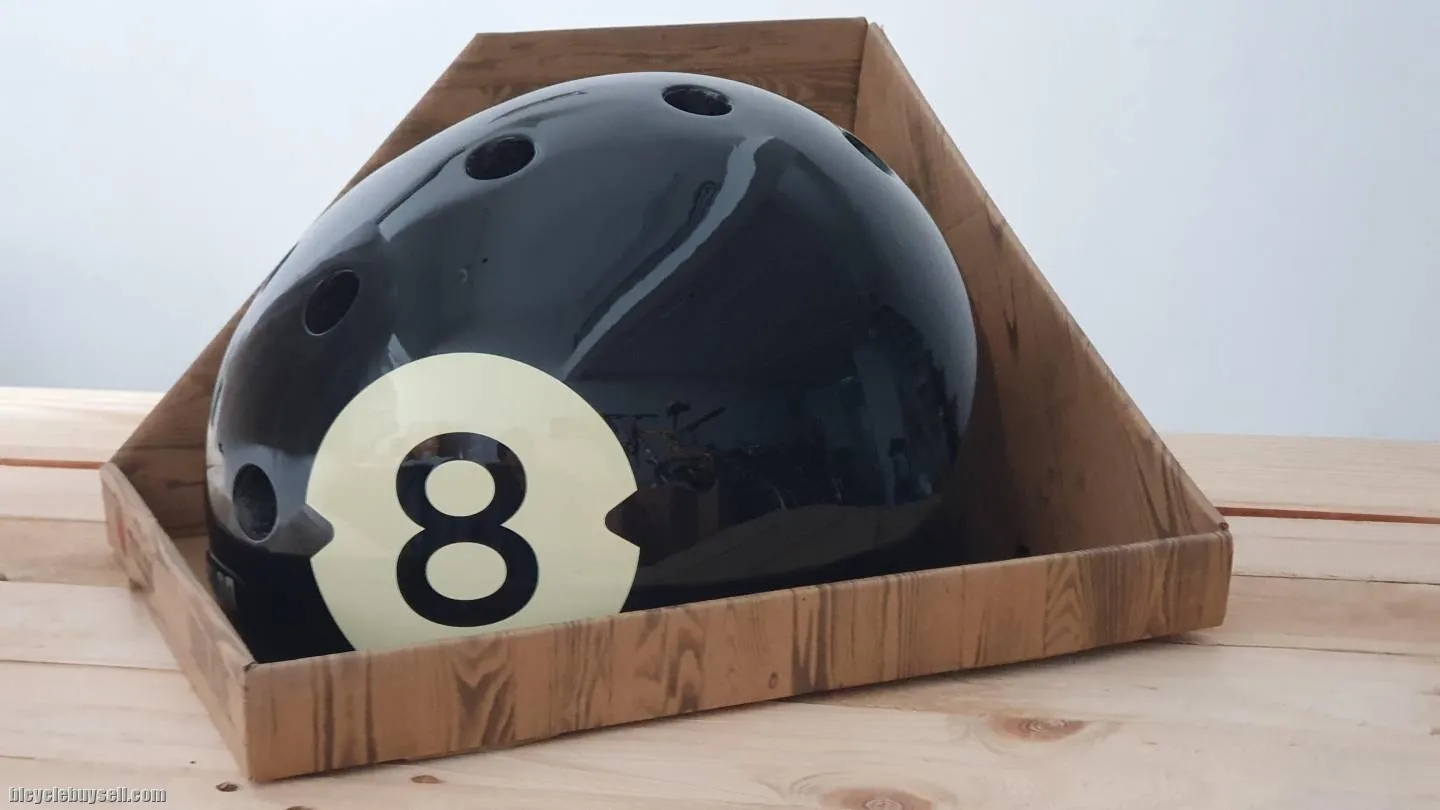 Melon Urban Active Helmet 8 Ball !!!Glossy Finish!!!LOCAL STOCK!LIMITED STOCK ONLYðŸ¤©ðŸ¤© Size : 58cm-6