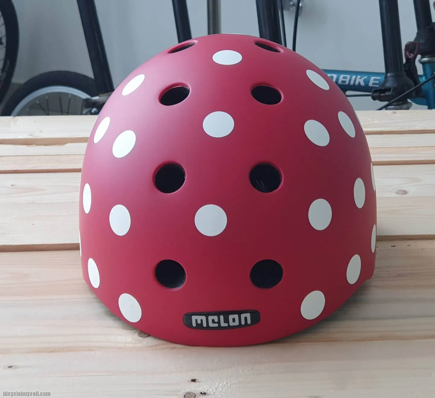 Melon Helmets-Dotty White ðŸ˜ðŸ˜ðŸ˜ðŸ˜ðŸ˜ðŸ˜