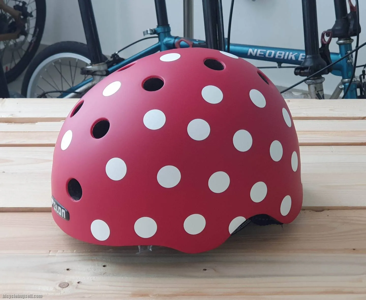 Melon Helmets-Dotty White ðŸ˜ðŸ˜ðŸ˜ðŸ˜ðŸ˜ðŸ˜