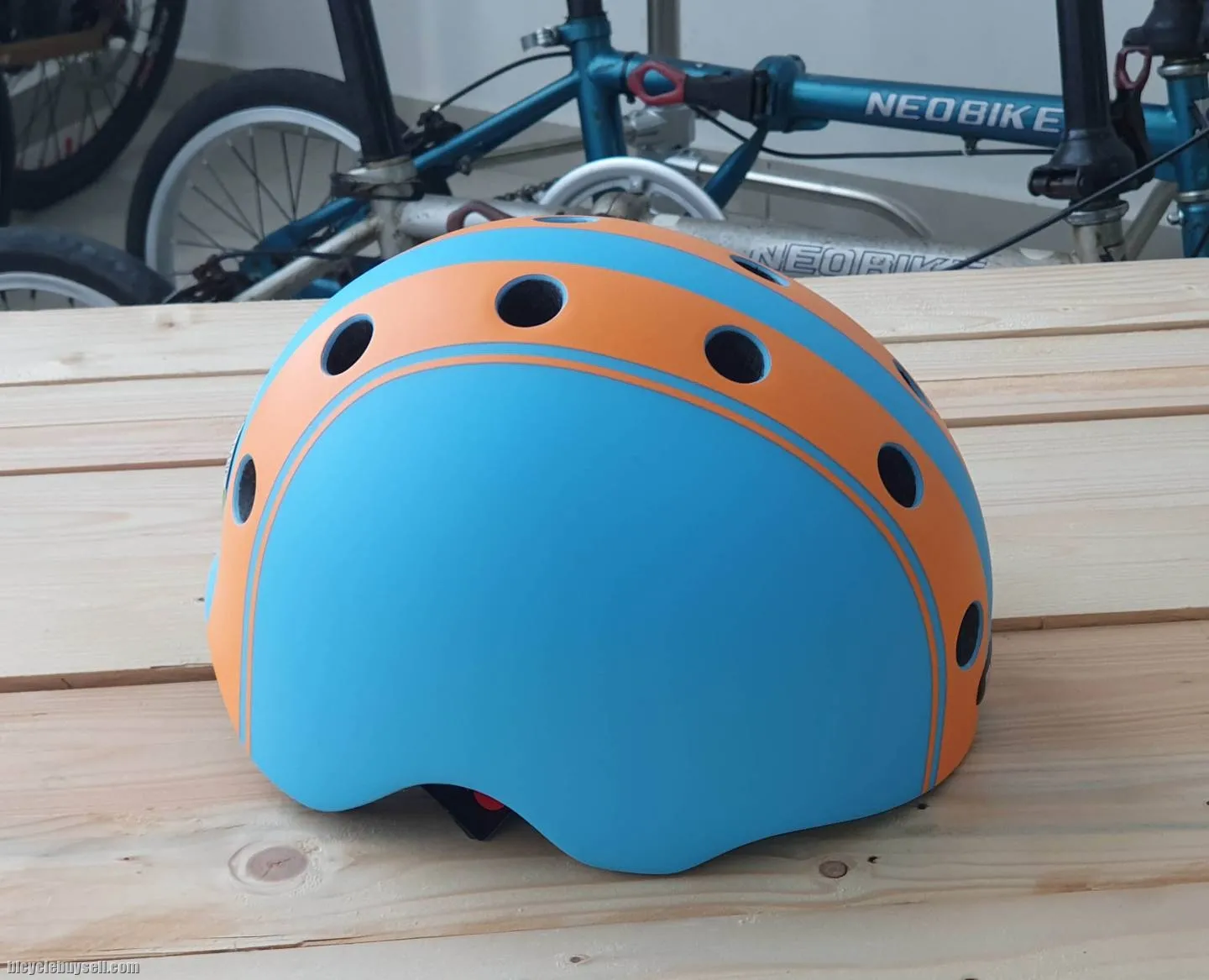 Melon Helmets-Double Orange Blue!LOCAL STOCK!!!ðŸ¤©ðŸ¤©ðŸ¤©ðŸ¤©ðŸ¤©