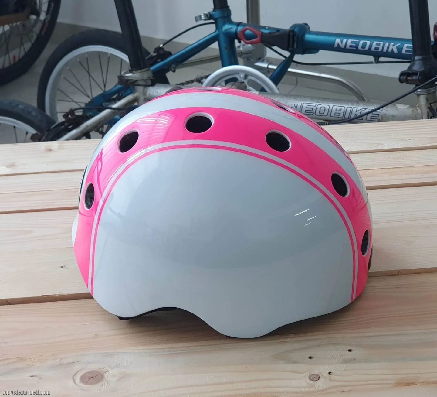 Melon Helmets-Double Pink WhiteðŸ˜ðŸ˜ðŸ˜ðŸ˜ðŸ˜ðŸ˜