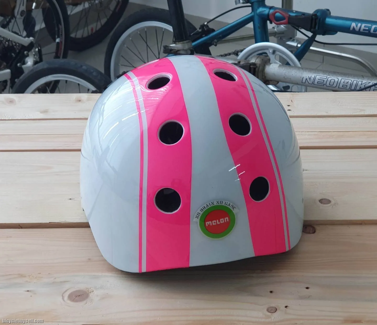 Melon Helmets-Double Pink WhiteðŸ˜ðŸ˜ðŸ˜ðŸ˜ðŸ˜ðŸ˜