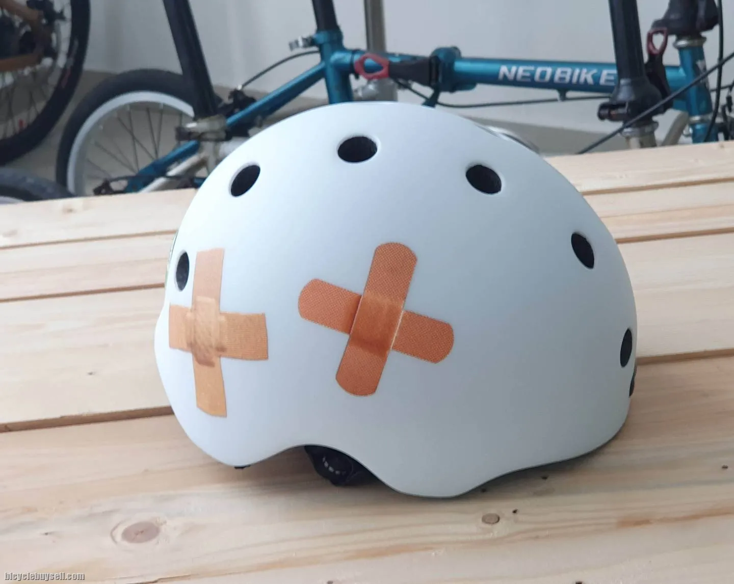 Melon Helmets-Plastered White ðŸ˜ðŸ˜ðŸ˜ðŸ˜ðŸ˜ðŸ˜