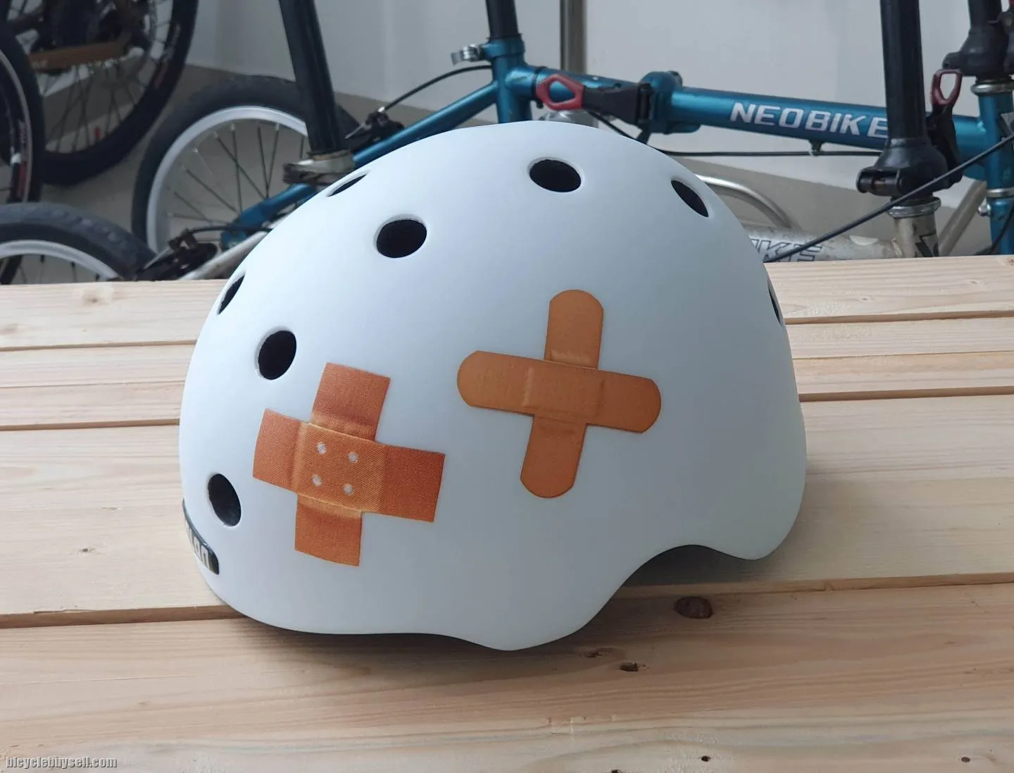 Melon Helmets-Plastered White ðŸ˜ðŸ˜ðŸ˜ðŸ˜ðŸ˜ðŸ˜
