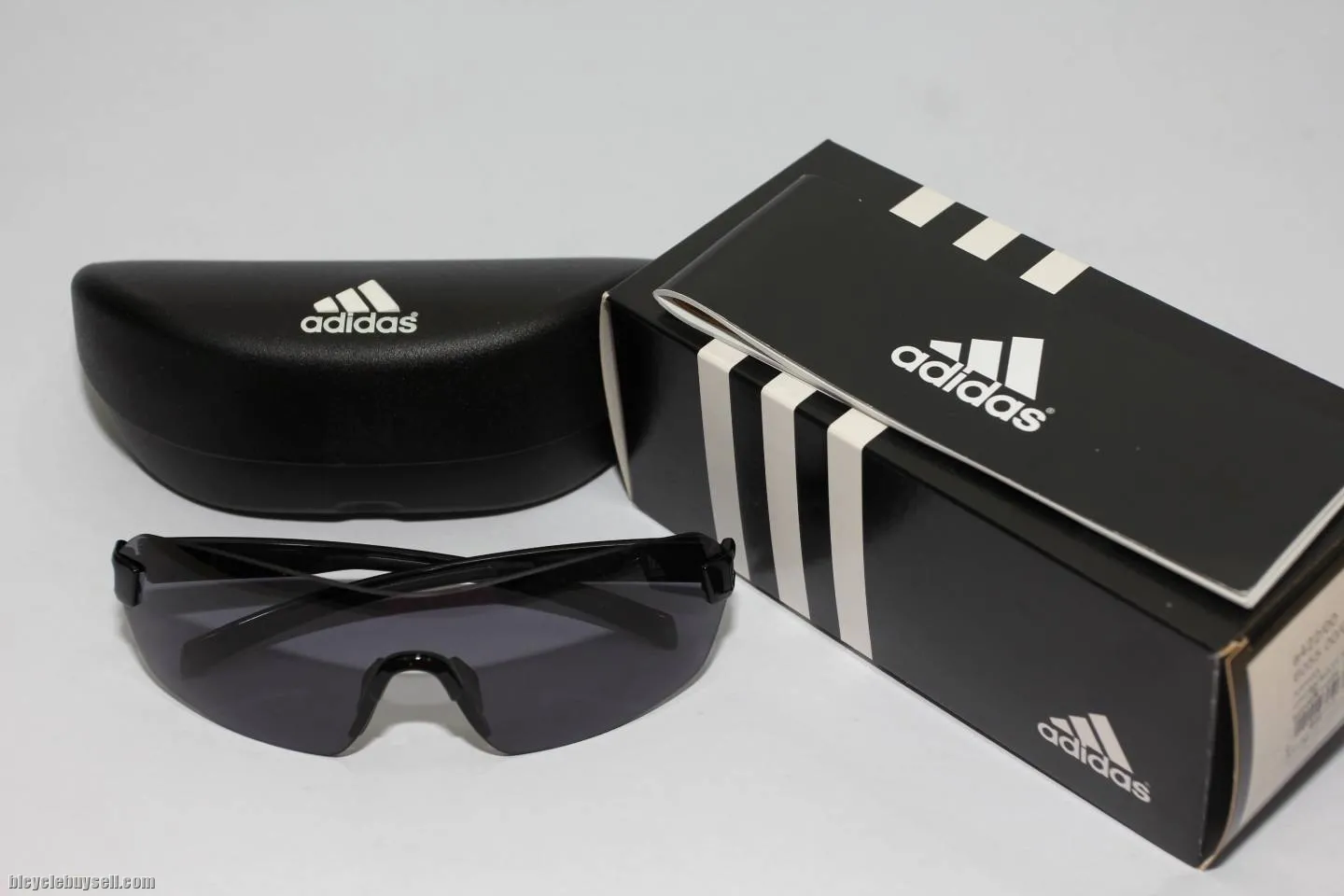 adidas Arriba sunglasses - Shiny Black