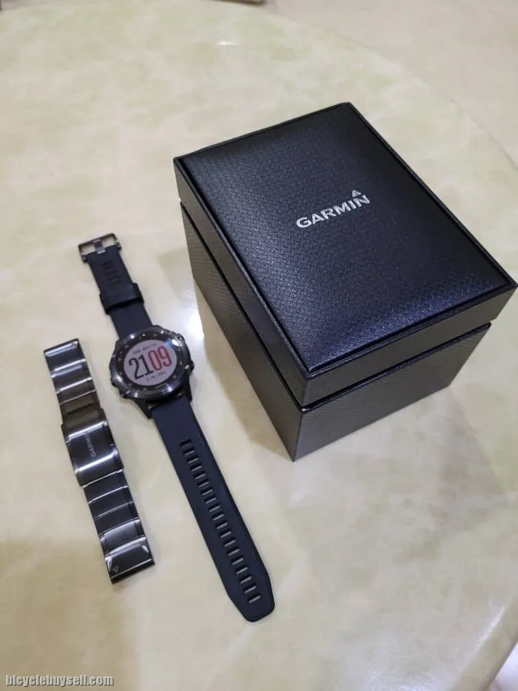 Garmin Fenix 5 Plus Sapphire Crystal Len, Carbon DLC Gray Case &amp; DLC Titanium Band