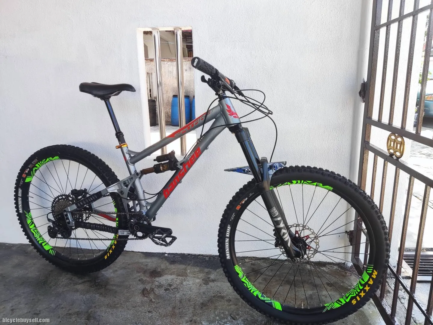 Banshee Spitfire V2 (Complete Bike)