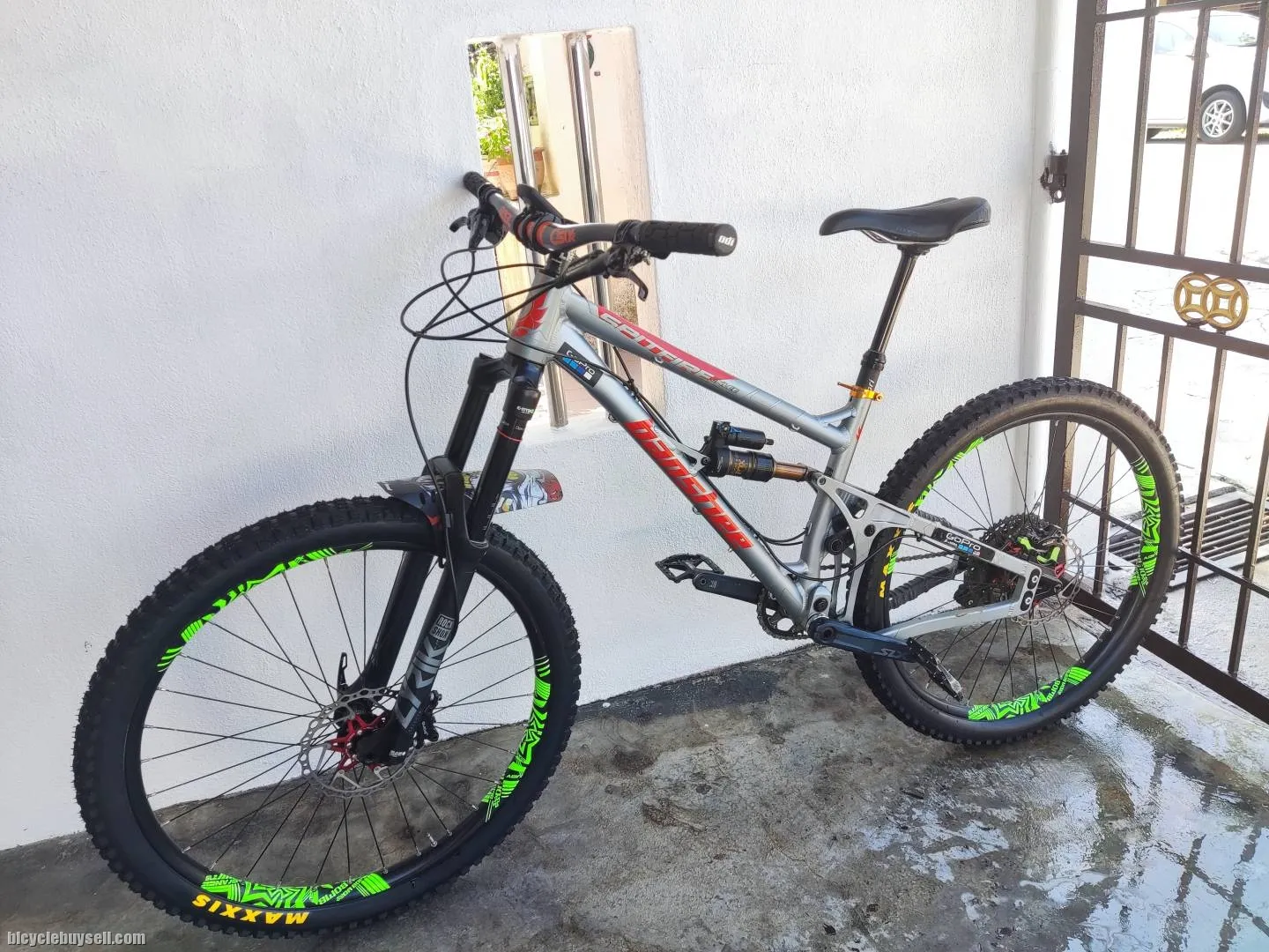 Banshee Spitfire V2 (Complete Bike)