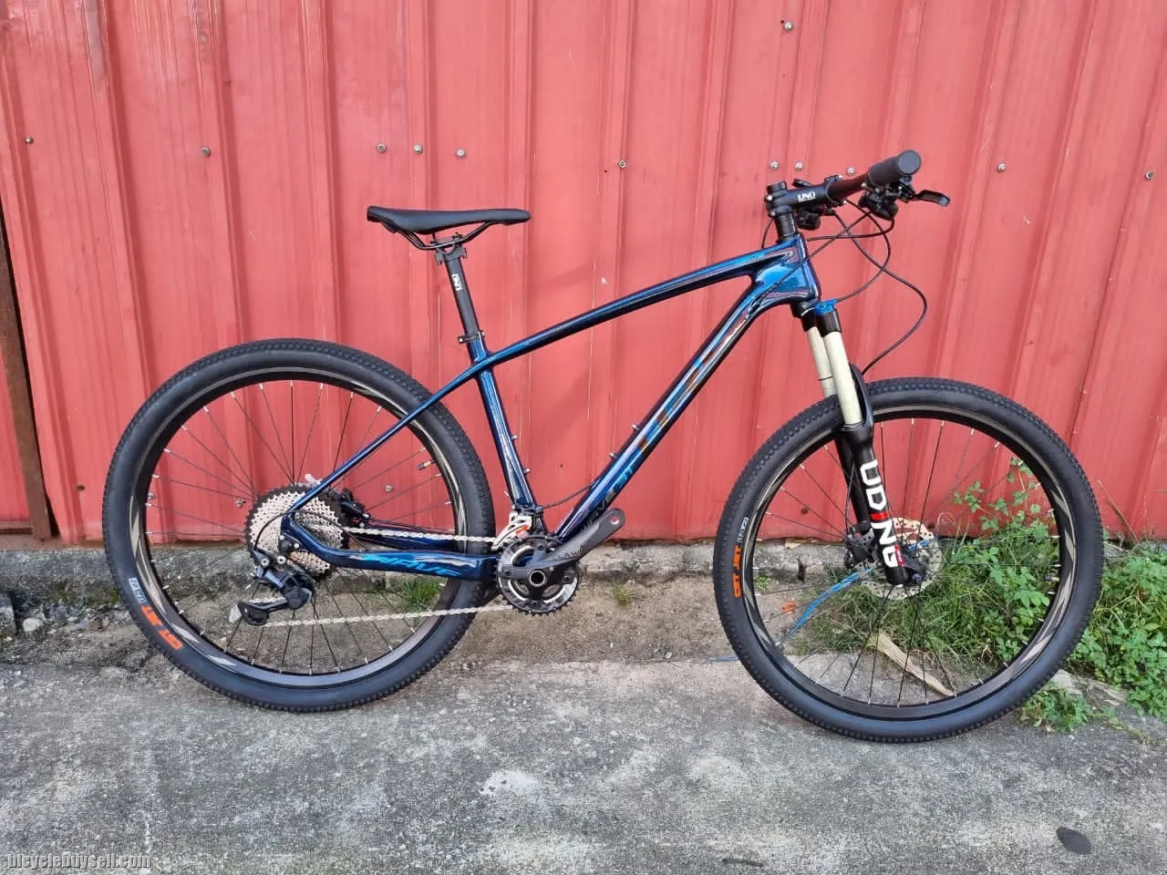 TRS Wave 31 (11 Speeds)  (27.5er) Carbon (Brand New!!)