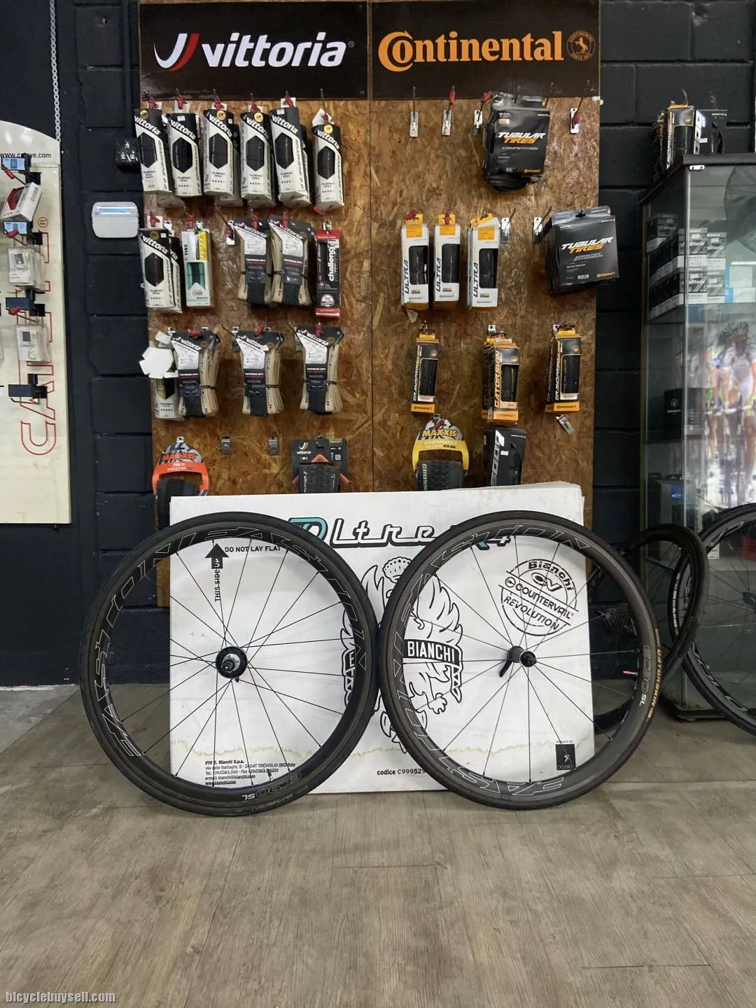 (SOLD) Easton EC90SL 30mm Carbon Clincher TLR Wheelset