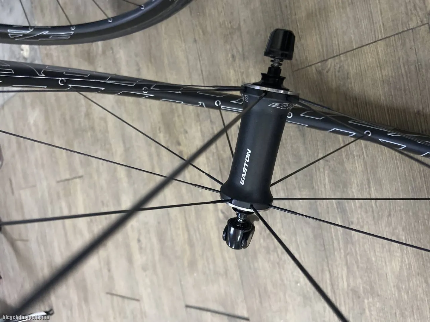 (SOLD) Easton EC90SL 30mm Carbon Clincher TLR Wheelset