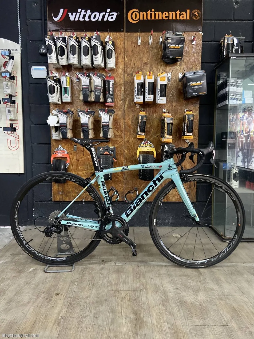 (SOLD) Bianchi Oltre XR2 Lotto Jumbo Visma Team edition