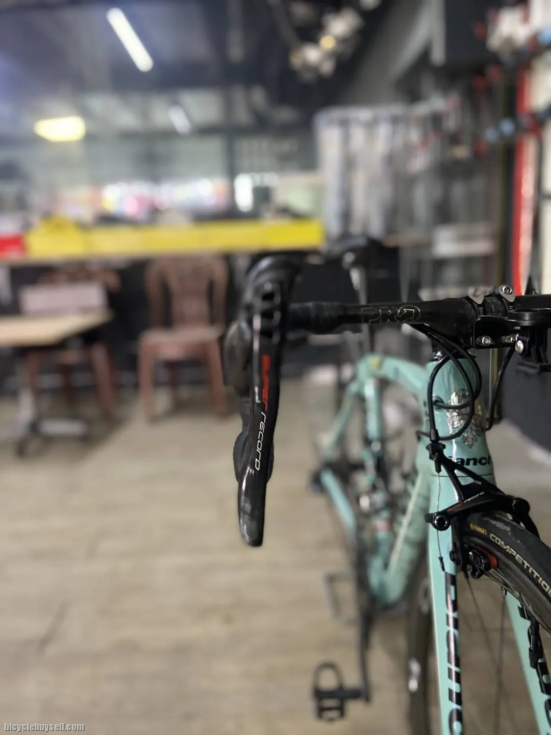 (SOLD) Bianchi Oltre XR2 Lotto Jumbo Visma Team edition