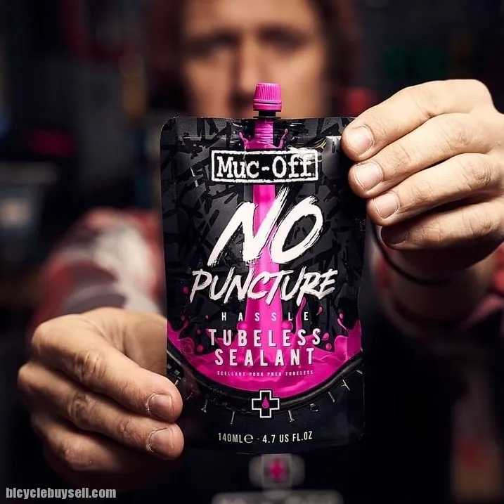 MUC-OFF NO PUNCTURE HASSLE TUBELESS SEALANT 140ml MUC OFF