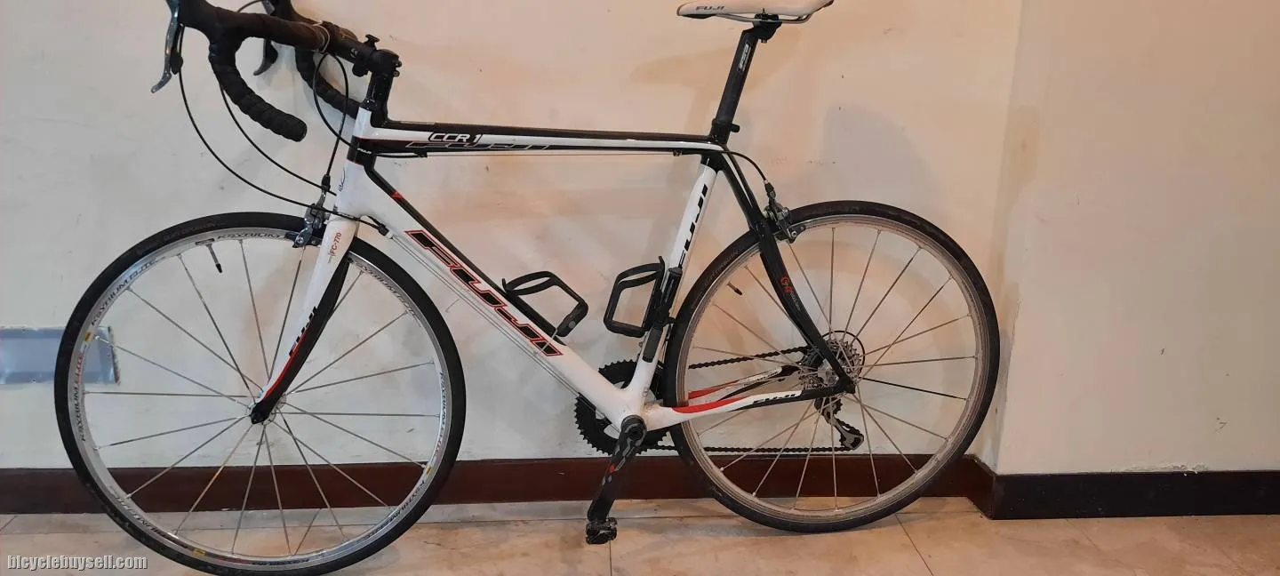 Fuji Full Carbon road bike CCR1