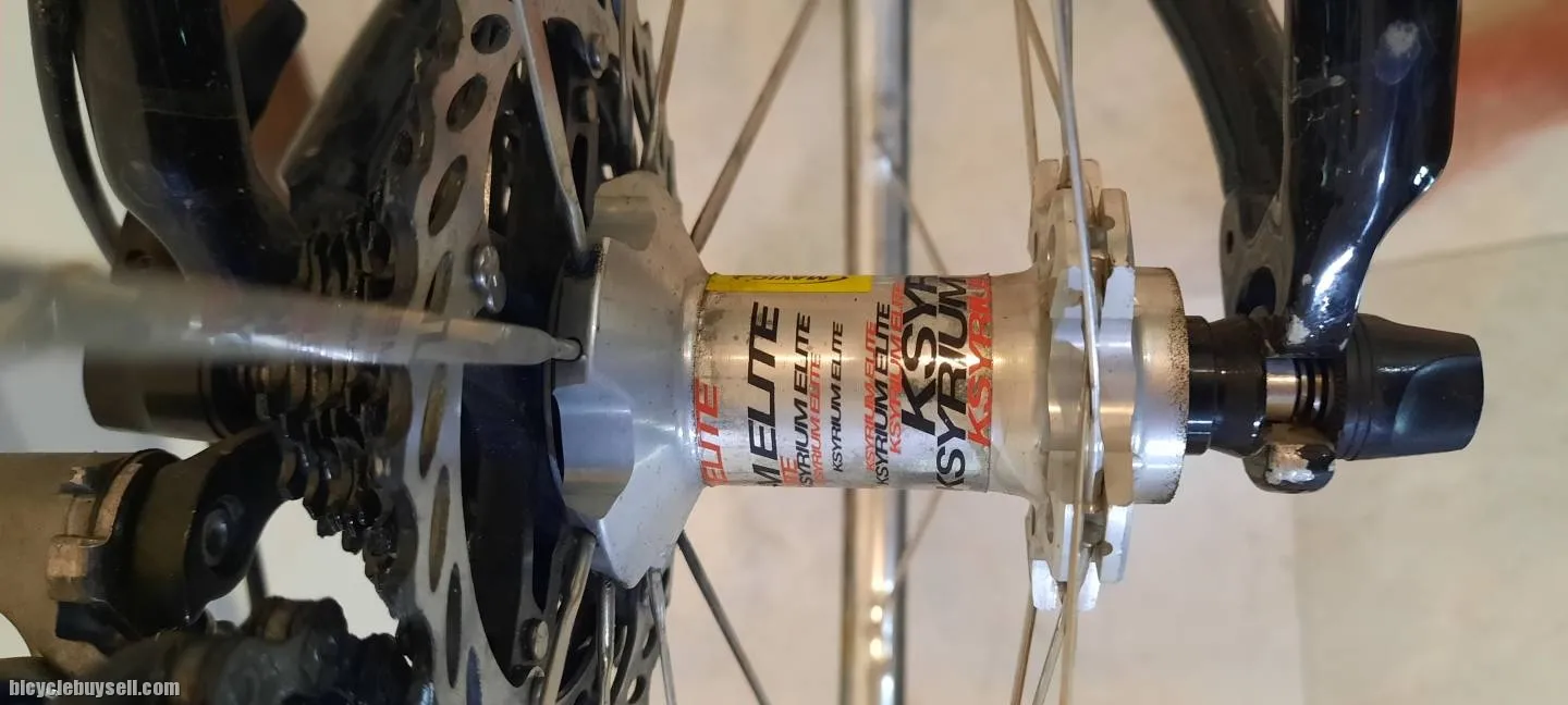Fuji Full Carbon road bike CCR1