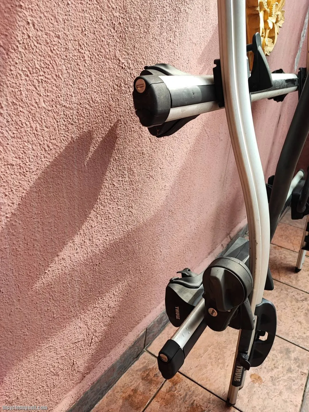 THULE 591 &amp; Thule WingBar Evo Roof Rack and Bicycle Carrier with Lock