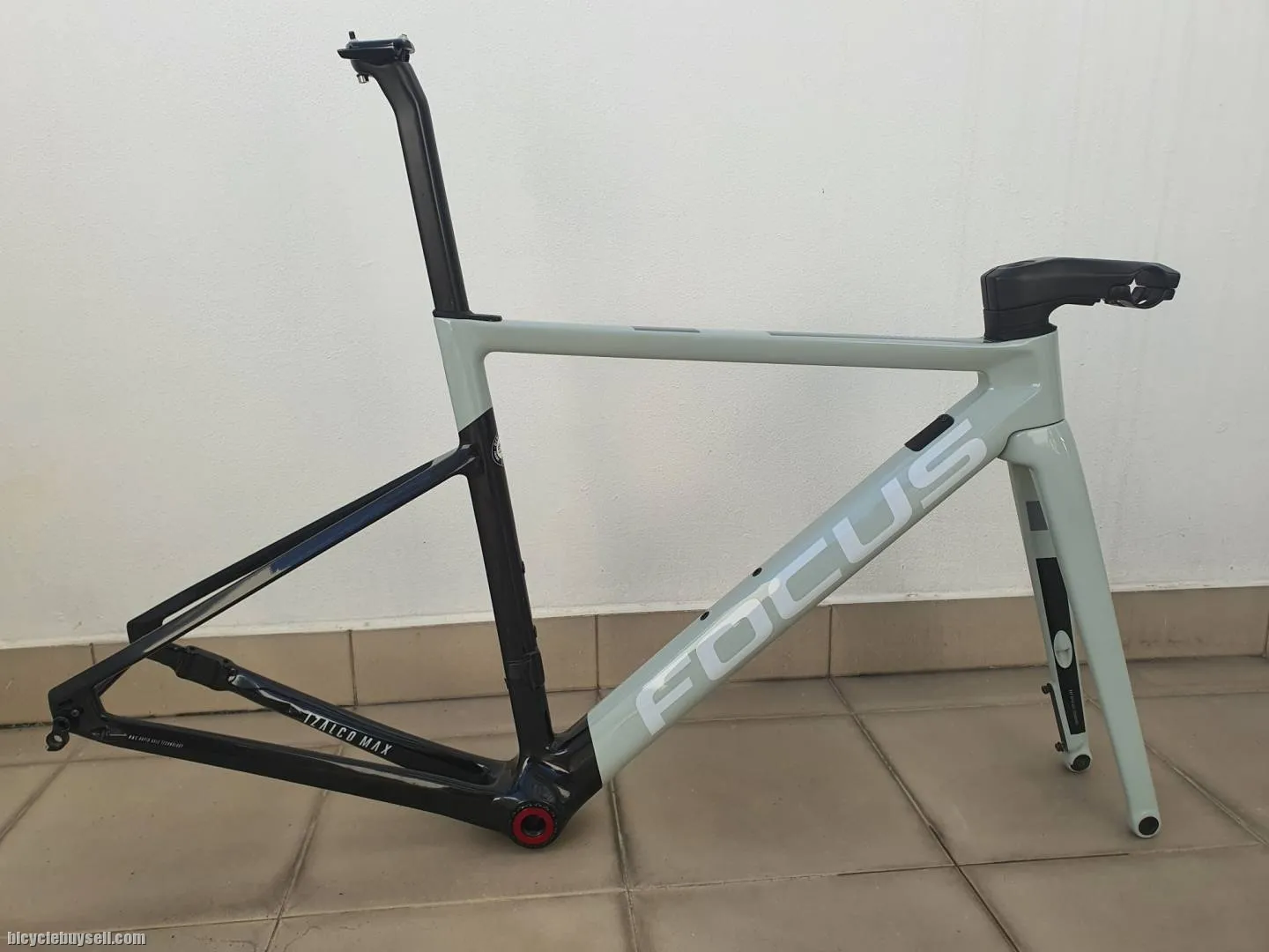 (Sold) Focus Izalco Max 9
