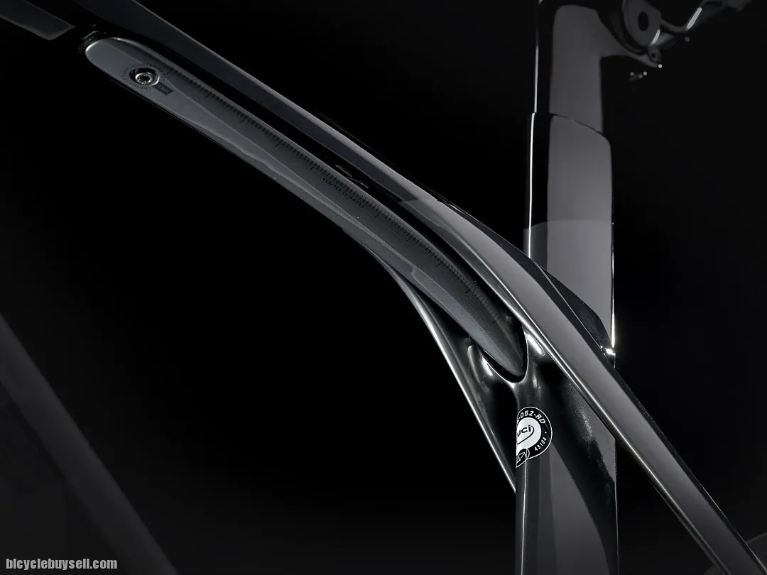 2021 TREK MADONE SL 6 DISC !