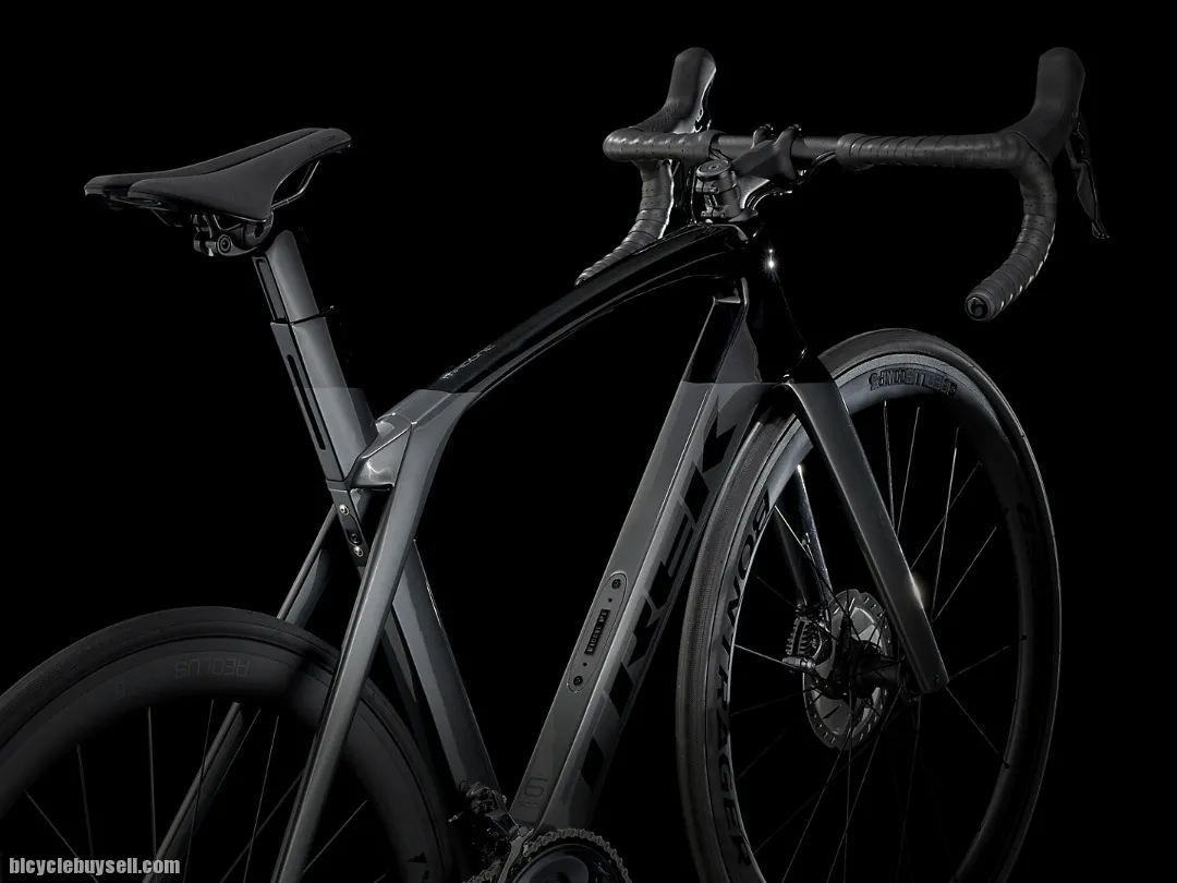 2021 TREK MADONE SL 6 DISC !