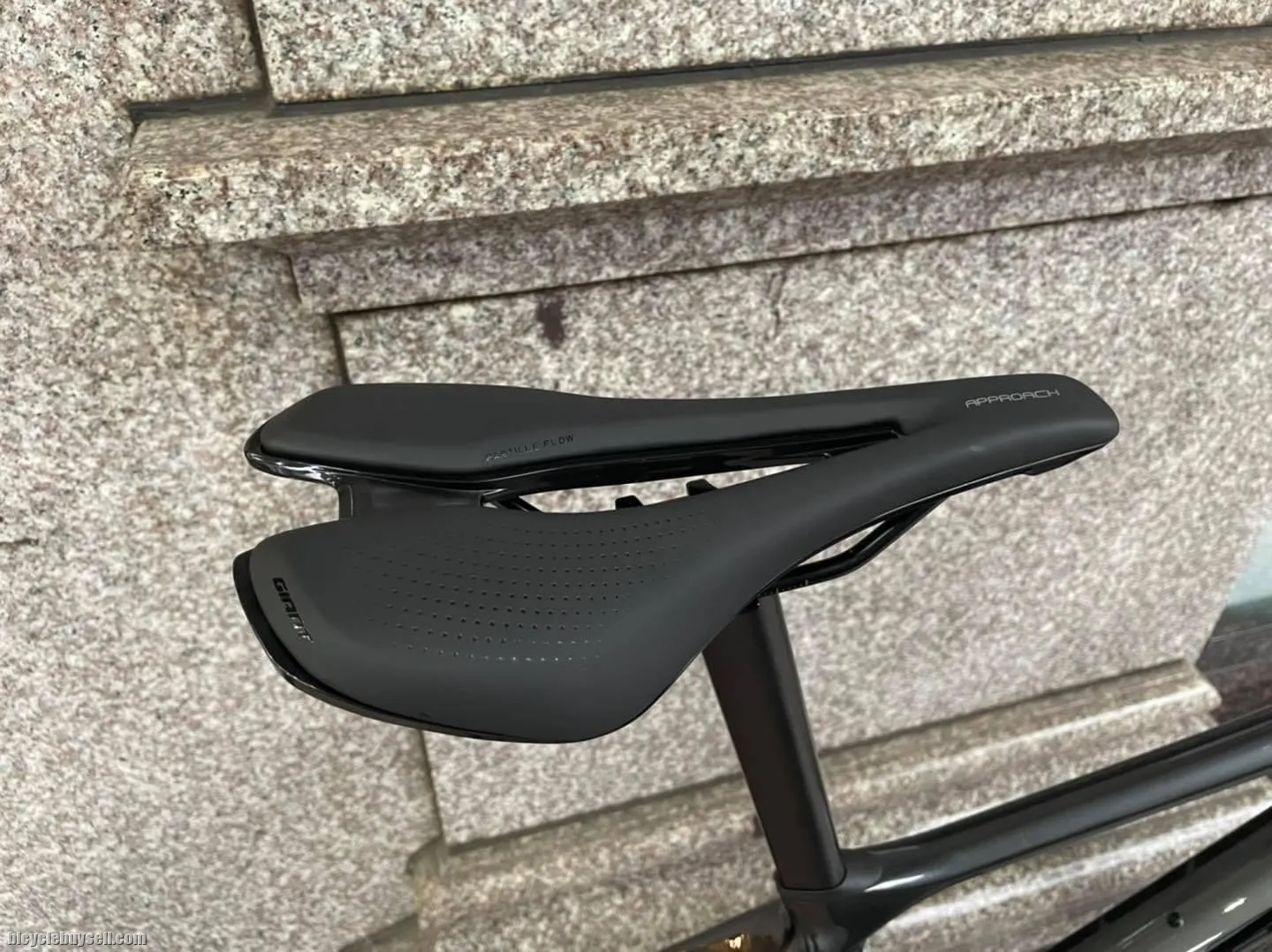 GIANT TCR ADVANCED 1 - KOM 2022