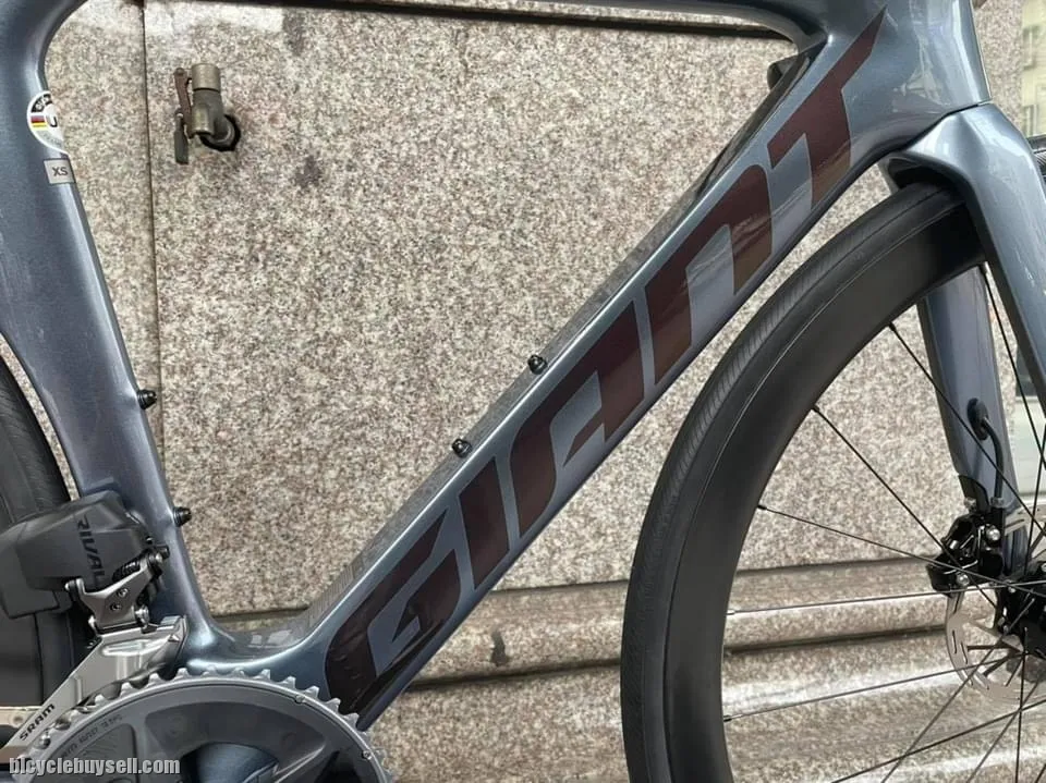 2022 GIANT ADVANCED 1