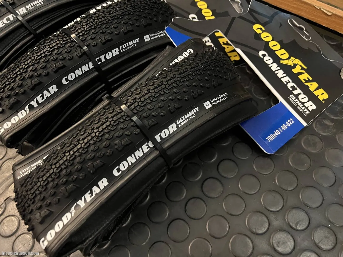 Goodyear Connector Ultimate 120 TPI TLC 700 Tubeless Gravel Tyre 700X40C / 29X1.50 Tubeless Ready