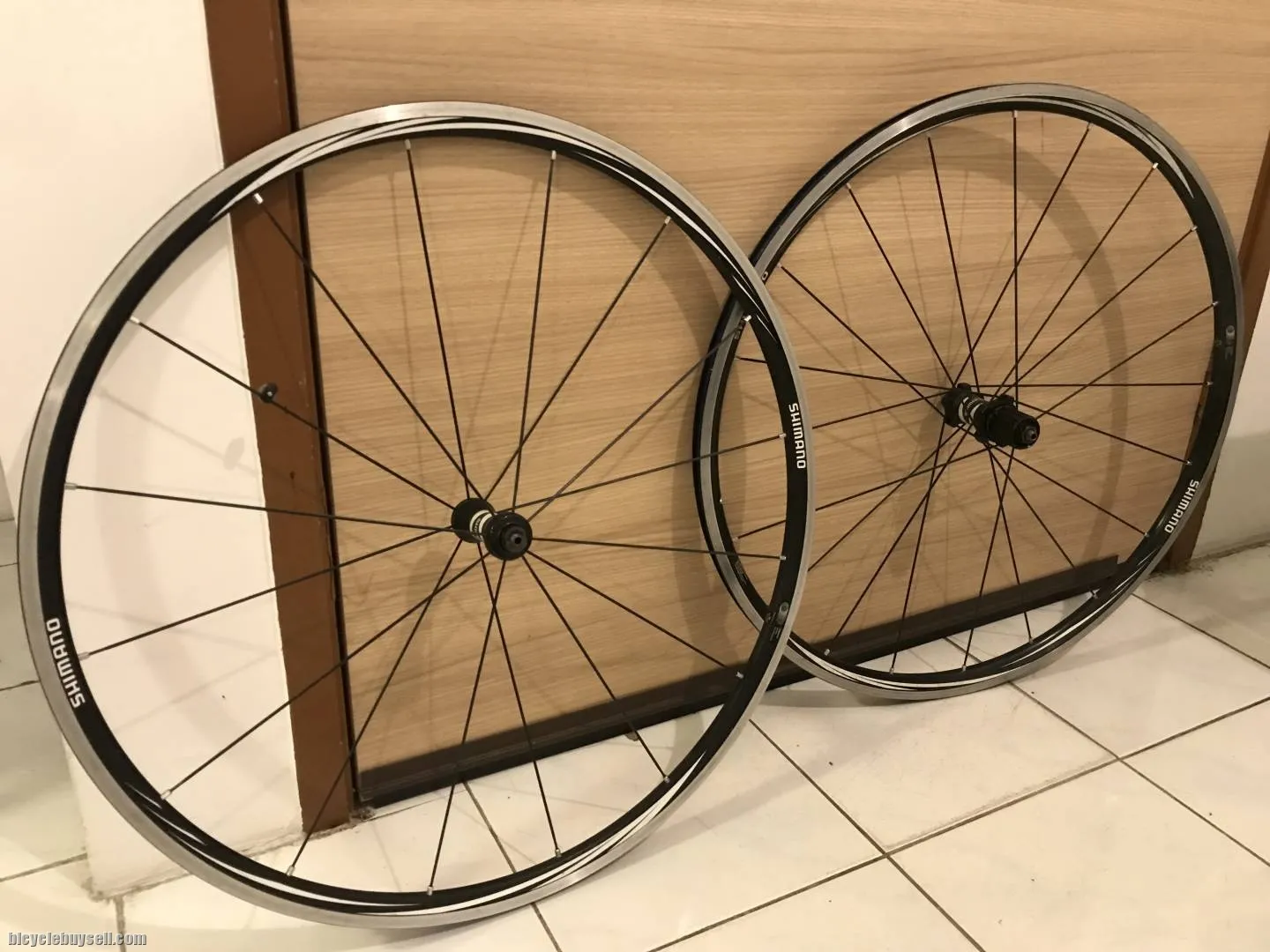 Shimano wheelset WH-RS10 ( used )