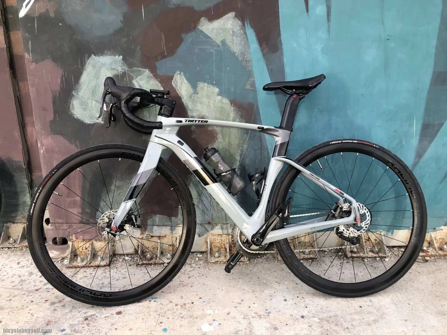 Twitter cyclone pro(Nardo Grey) for sale