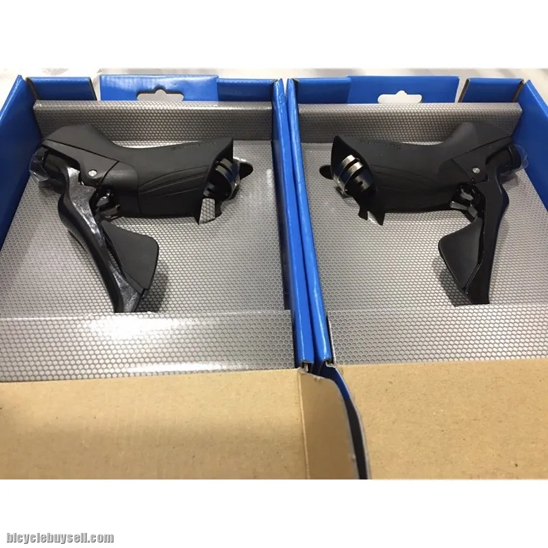 Shimano 105 R7000 Shifters New