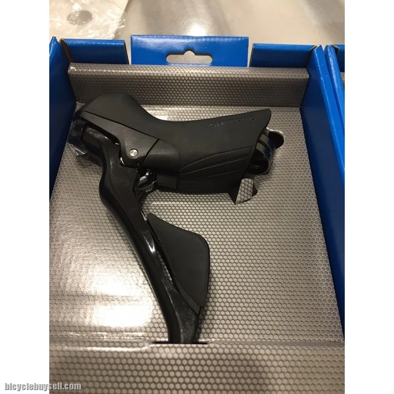 Shimano 105 R7000 Shifters New