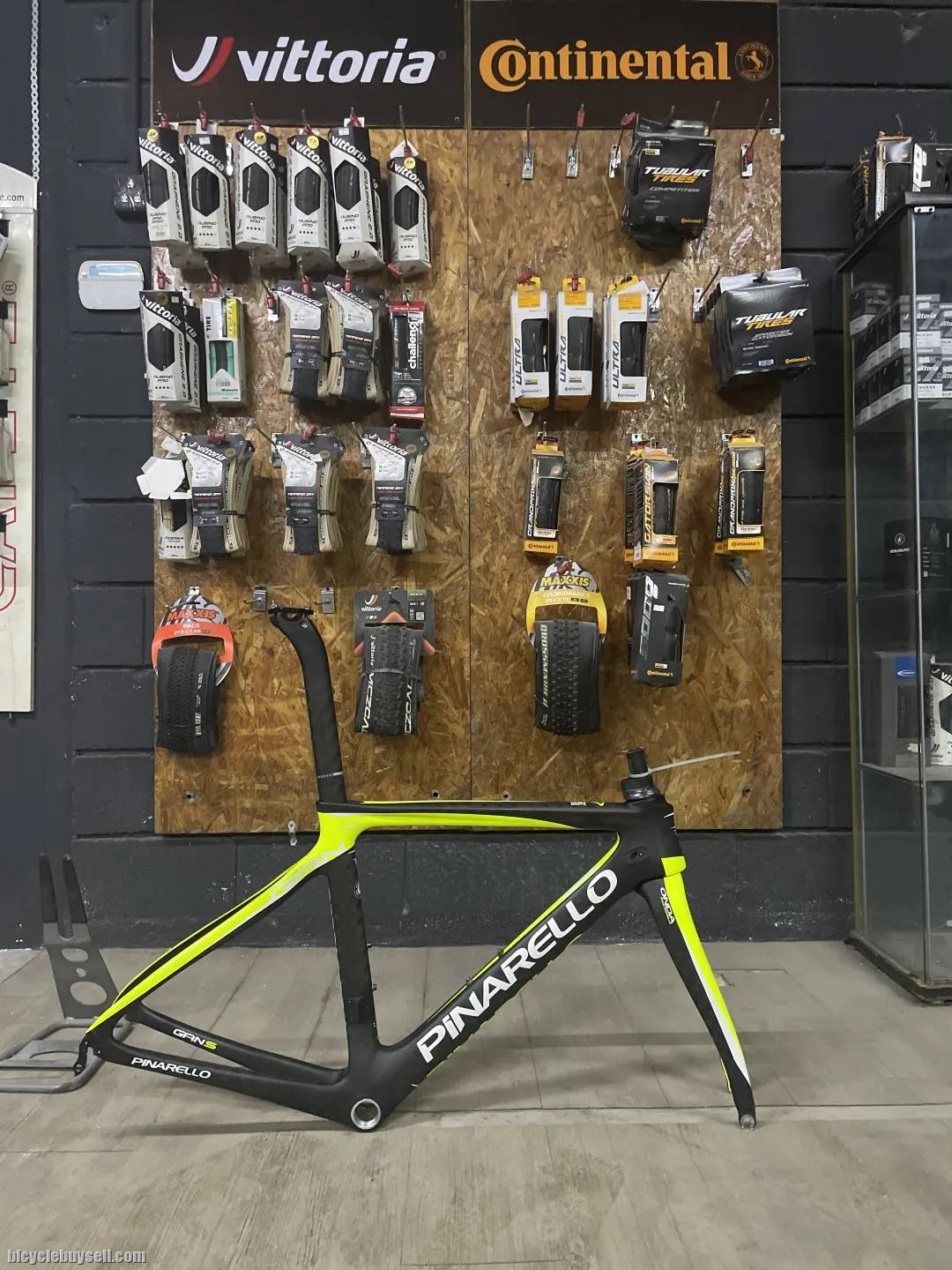 (SOLD) Pinarello GAN S Rim Brake Frameset