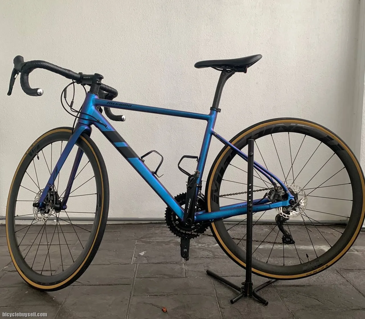 Megamo Opal Lite