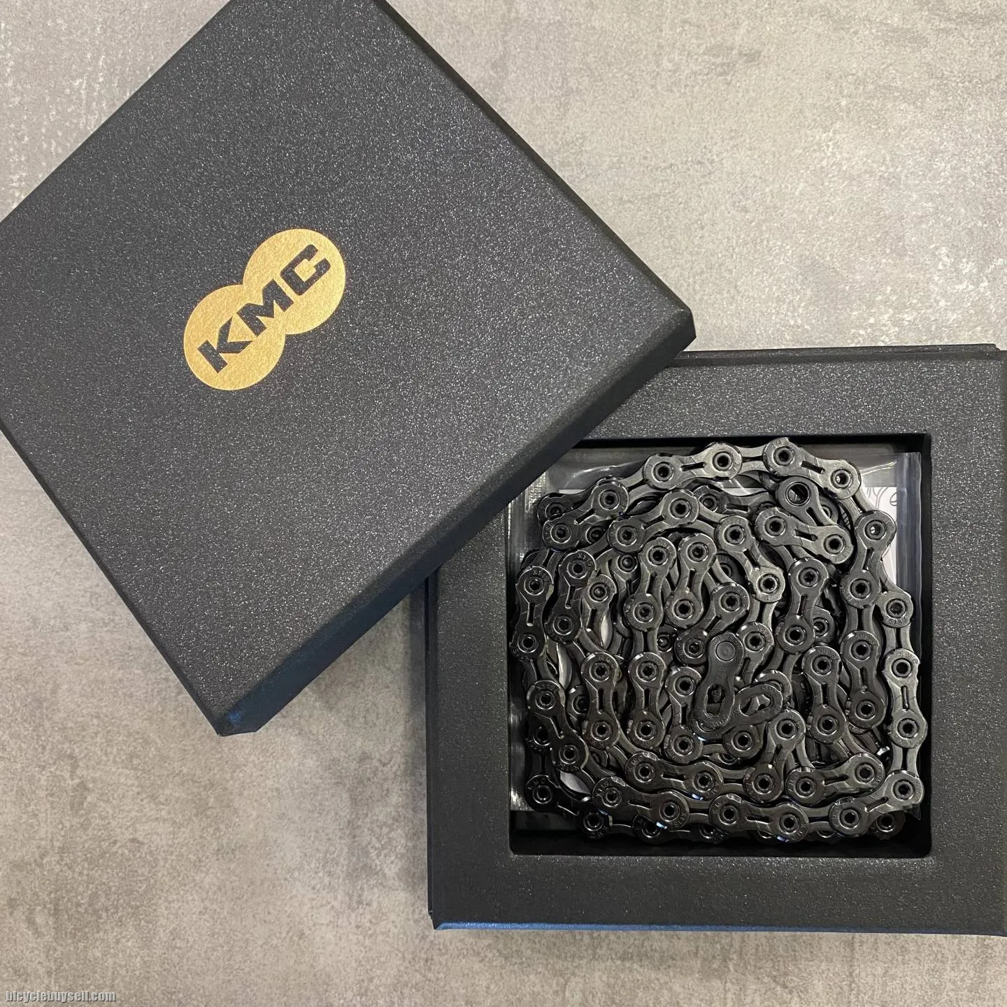KMC DLC 11 speed chain - READY STOCK