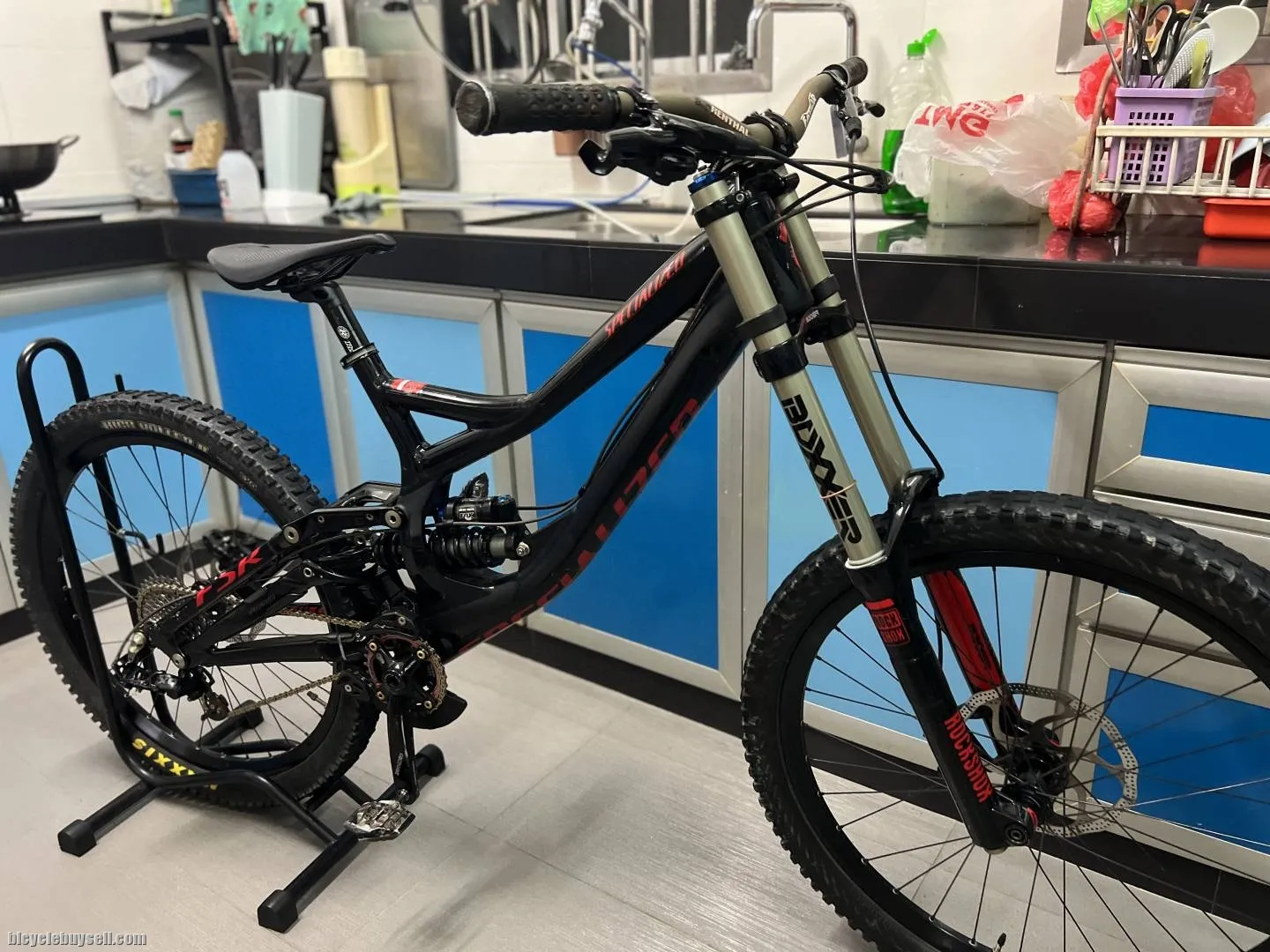 Specialized demo 8