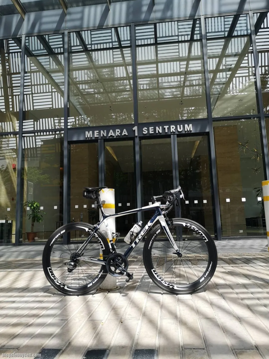 TREK Madone 5.9 (Made in USA)