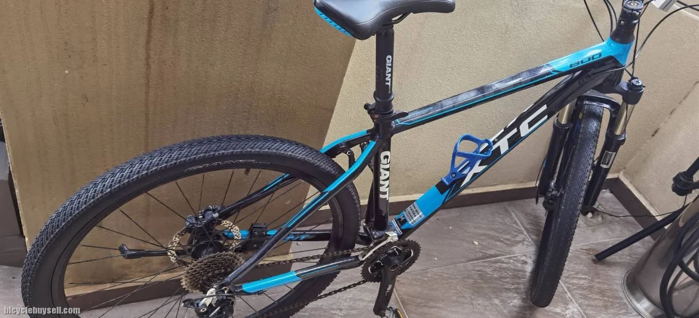 GIANT XTC800 27.5 M SIZE