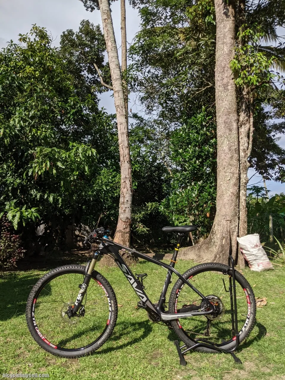 Mtb Custom With Industry Nine Hub For Sale