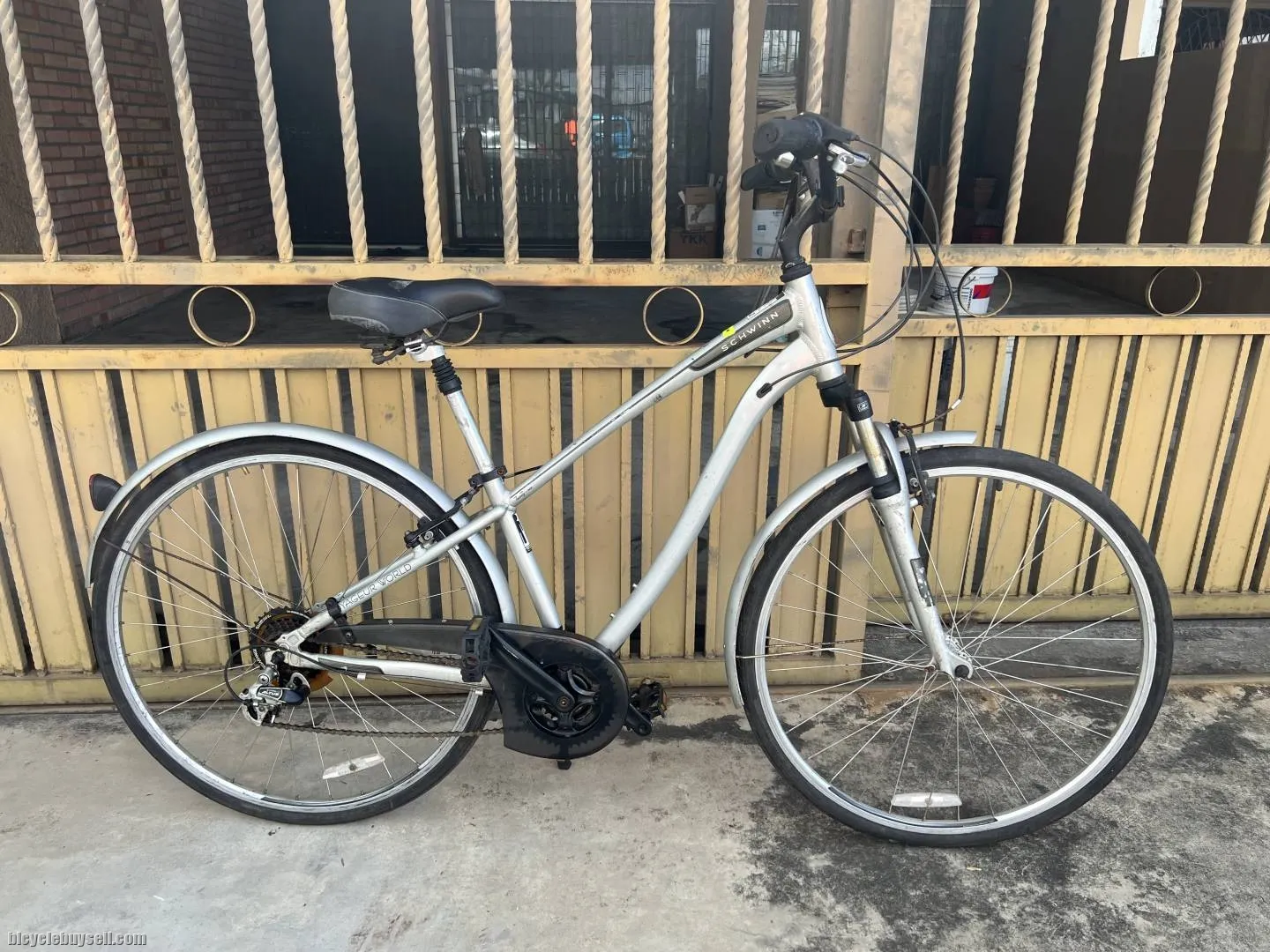 SCHWINN CITY BIKE 700c