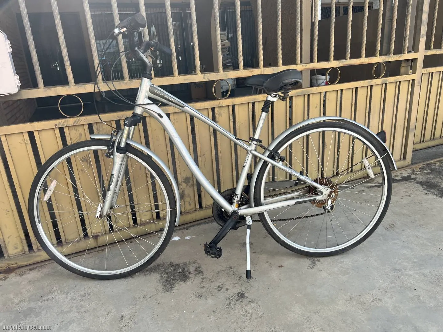 SCHWINN CITY BIKE 700c